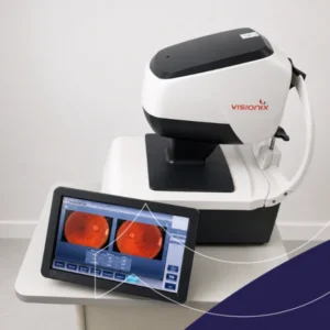 Equipo oftalmológico Visionix con pantalla mostrando imágenes de retina
